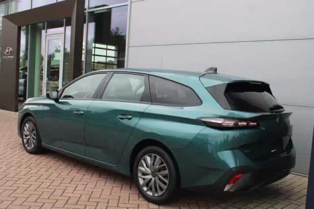 Peugeot 308 (2022) thumbnail 3