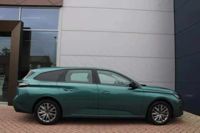 Peugeot 308 (2022) thumbnail 5