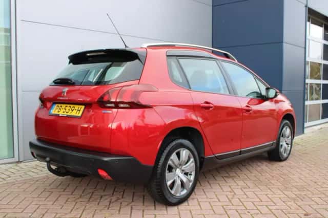 Peugeot 2008 (2017) thumbnail 4