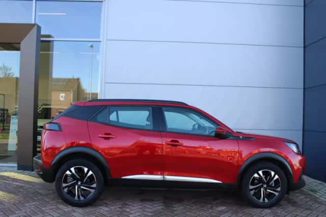 Peugeot 2008 (2020) thumbnail 5