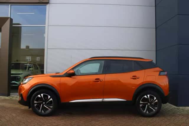 Peugeot 2008 (2021) thumbnail 2