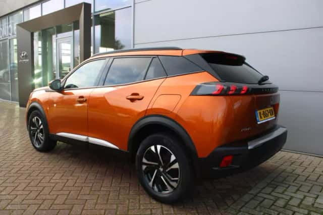 Peugeot 2008 (2021) thumbnail 3