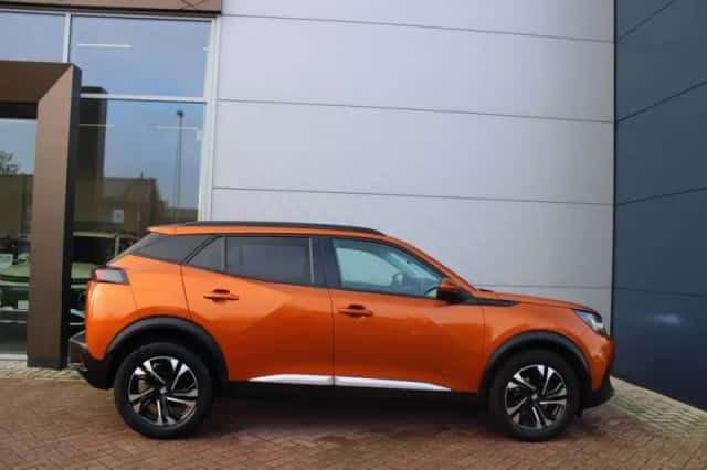 Peugeot 2008 (2021) thumbnail 5
