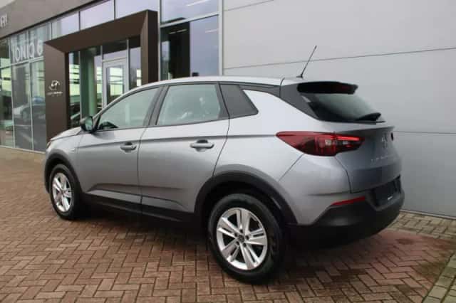Opel Grandland (2022) thumbnail 3