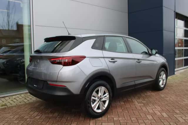 Opel Grandland (2022) thumbnail 4