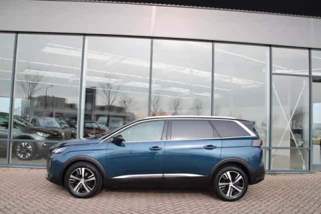 Peugeot 5008 (2021) thumbnail 2