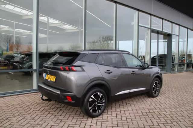 Peugeot 2008 (2021) thumbnail 4