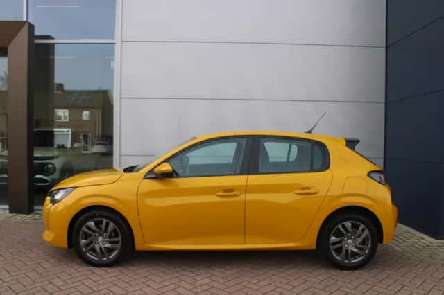 Peugeot 208 (2021) thumbnail 2