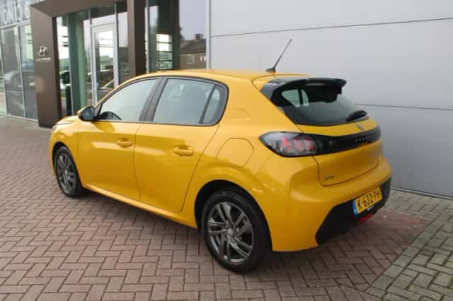 Peugeot 208 (2021) thumbnail 3
