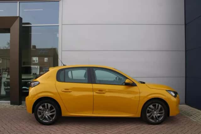 Peugeot 208 (2021) thumbnail 5