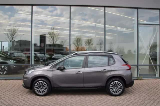 Peugeot 2008 (2017) thumbnail 2