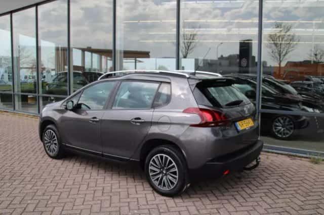 Peugeot 2008 (2017) thumbnail 3