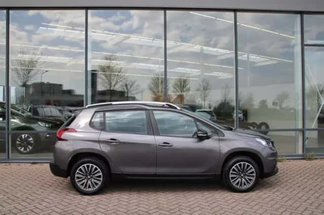 Peugeot 2008 (2017) thumbnail 5