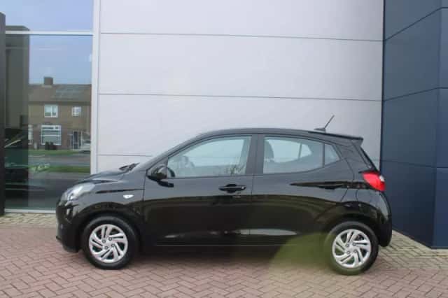 Hyundai i10 (2023) thumbnail 2