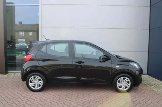 Hyundai i10 (2023) thumbnail 5