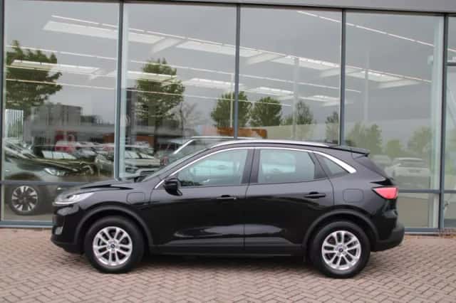 Ford Kuga (2021) thumbnail 2