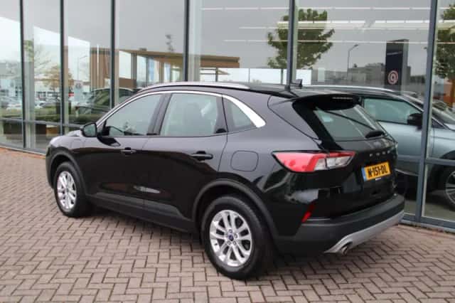 Ford Kuga (2021) thumbnail 3