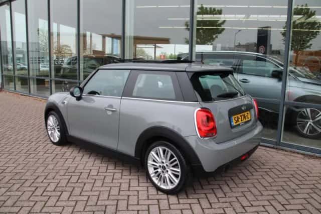 MINI One (2018) thumbnail 3