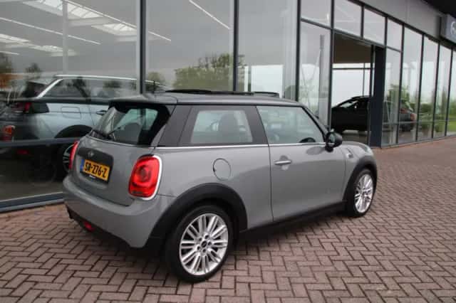 MINI One (2018) thumbnail 4