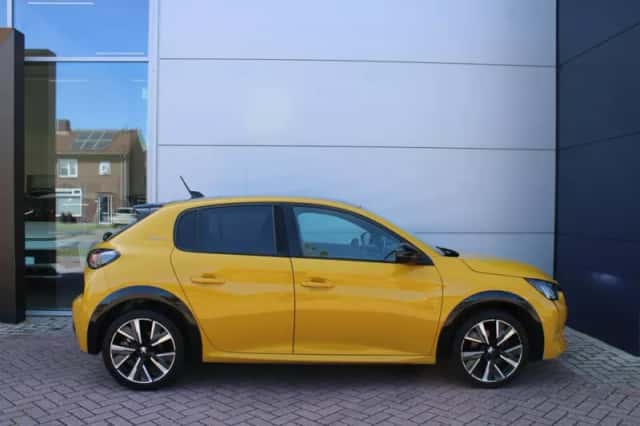 Peugeot 208 (2021) thumbnail 5