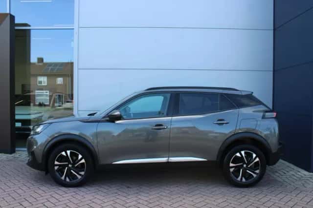 Peugeot 2008 (2021) thumbnail 2