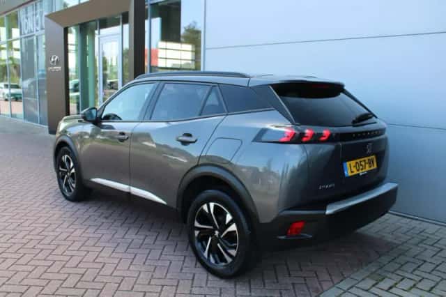 Peugeot 2008 (2021) thumbnail 3