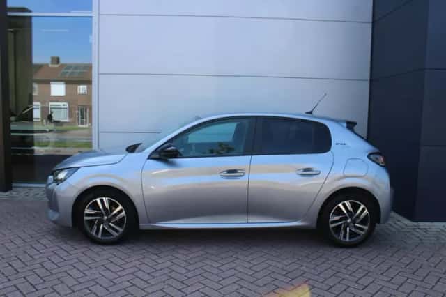 Peugeot 208 (2023) thumbnail 2