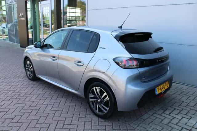 Peugeot 208 (2023) thumbnail 3