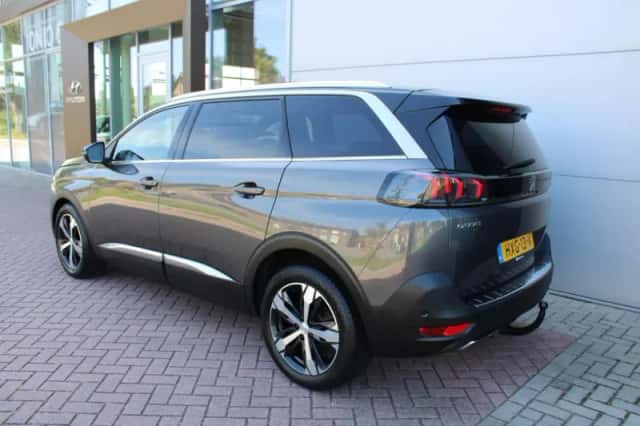 Peugeot 5008 (2021) thumbnail 3
