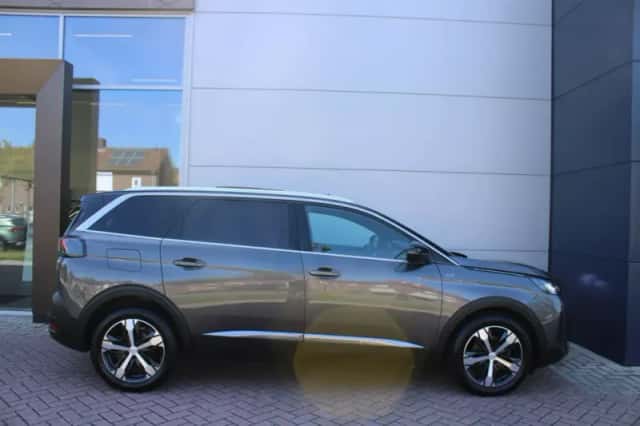 Peugeot 5008 (2021) thumbnail 5