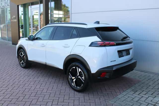 Peugeot 2008 (2023) thumbnail 3