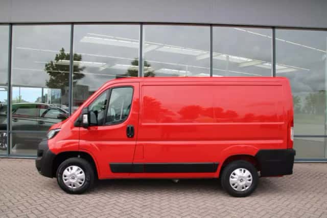 Peugeot Boxer (2021) thumbnail 2