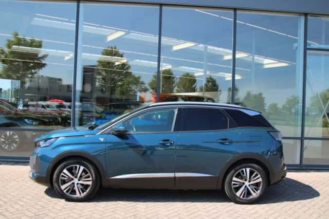 Peugeot 3008 (2021) thumbnail 2