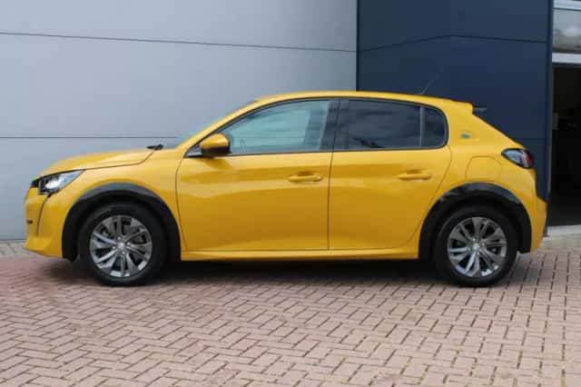 Peugeot e-208 (2021) thumbnail 2