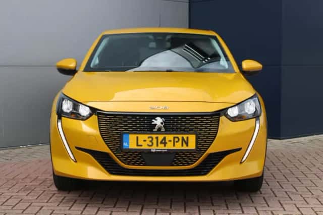 Peugeot e-208 (2021) thumbnail 3