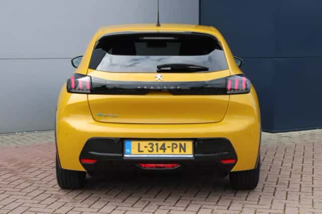 Peugeot e-208 (2021) thumbnail 5