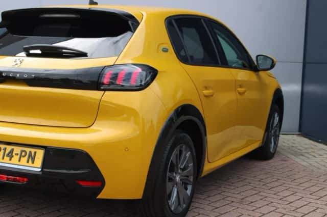 Peugeot e-208 (2021) thumbnail 6