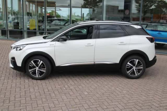 Peugeot 3008 (2019) thumbnail 4