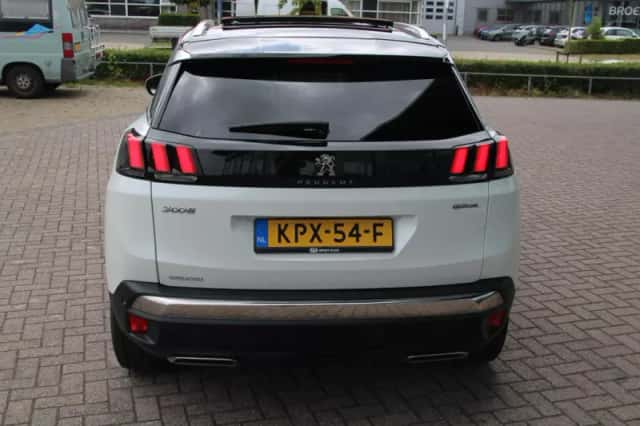 Peugeot 3008 (2019) thumbnail 6
