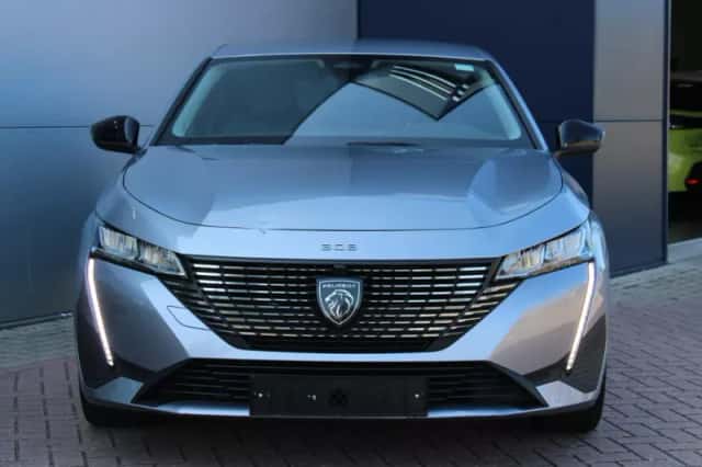 Peugeot 308 (2023) thumbnail 2