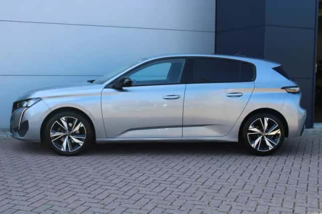 Peugeot 308 (2023) thumbnail 3