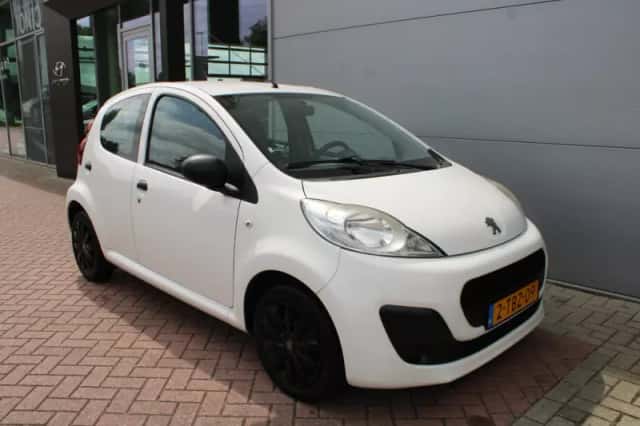 Peugeot 107 (2013) thumbnail 6