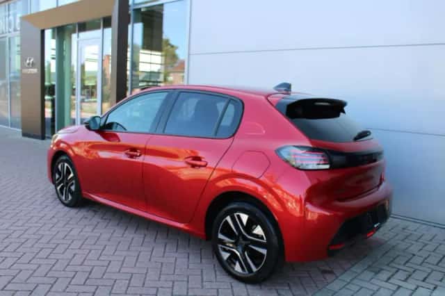 Peugeot 208 (2024) thumbnail 3