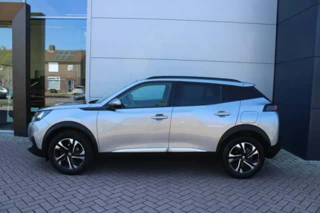 Peugeot 2008 (2020) thumbnail 2
