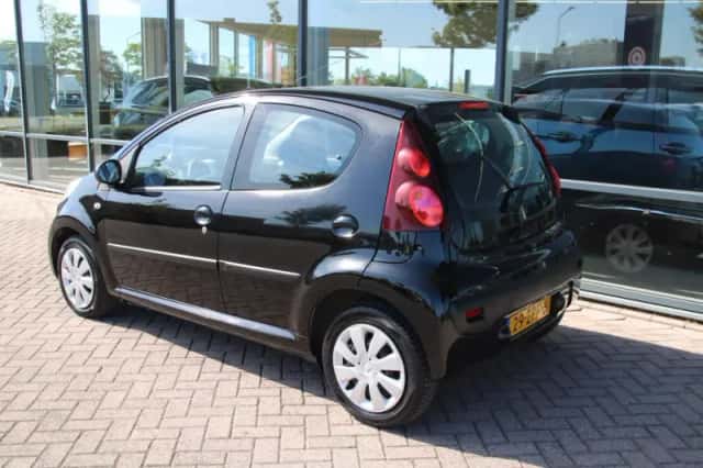 Peugeot 107 (2013) thumbnail 3