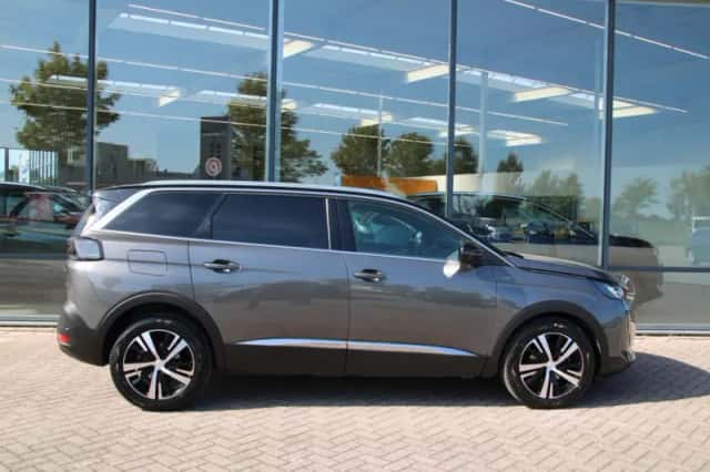 Peugeot 5008 (2023) thumbnail 5