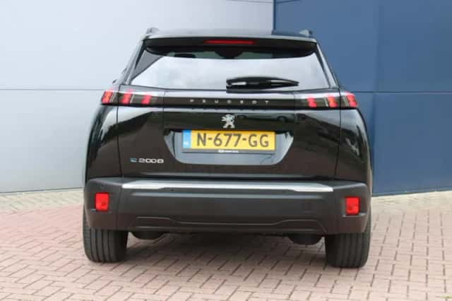 Peugeot e-2008 (2021) thumbnail 5
