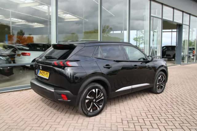 Peugeot e-2008 (2021) thumbnail 4