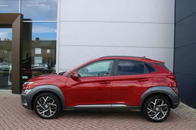 Hyundai Kona (2021) thumbnail 2