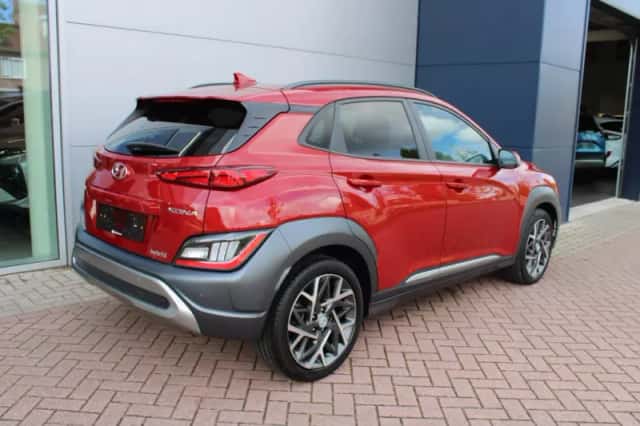 Hyundai Kona (2021) thumbnail 4